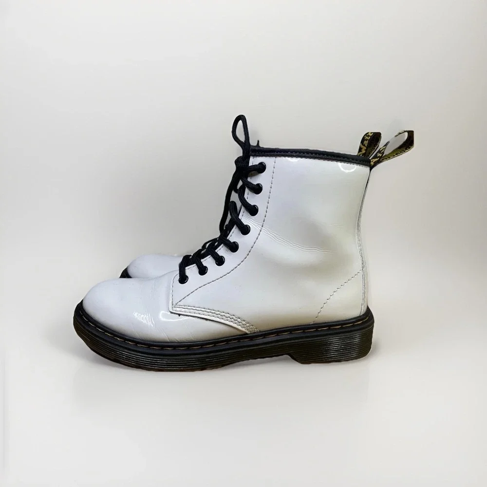 Dr‎ Martens 1460 White Patent Leather Boots Youth US 3 UK 2 EU 34 Unisex
